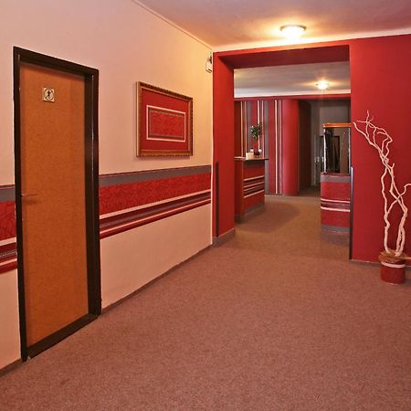 Hotel Zlaty Jelen Horazdovice ภายนอก รูปภาพ