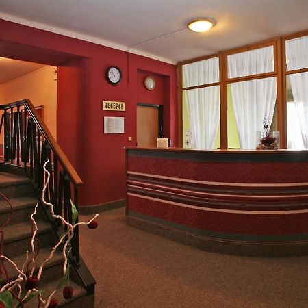 Hotel Zlaty Jelen Horazdovice ภายนอก รูปภาพ